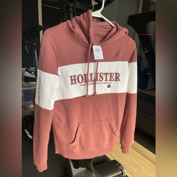 Hollister Tops - Hollister Xs NWT hoodie